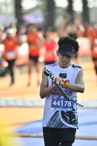 BIB: 4514, 43099, 402, 40109, 42458, 43674
                            <button type="button" onclick="openModal(10633493)" class="btn btn-primary btn-sm float-right btn-popup" data-toggle="modal" data-target=".modal-high-quality">
                        <i class="fas fa-shopping-cart"></i> Add to Cart
                    </button>
                                            <button type="button" onclick="isThisMe(10633493, true)" class="btn btn-success btn-sm float-right btn-popup btn-isme hidden" data-toggle="tooltip" data-placement="bottom" title="นี่คือรูปของคุณใช่ไหม คลิกที่นี่เพื่อเอาเข้าอัลบั้ม">
                        <i class="fas fa-plus"></i> Add to album
                    </button>
                    <button type="button" onclick="isThisMe(10633493, false)" class="btn btn-warning btn-sm float-right btn-popup btn-isnotme hidden">
                        <i class="fas fa-ban"></i> Remove from album
                    </button>